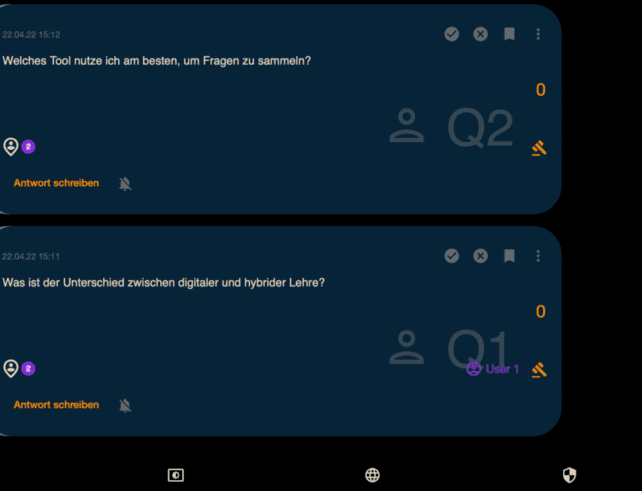Bildschirmfoto. Ansicht von zwei Fragen, die anonym über die Anwendung gestellt wurden.
